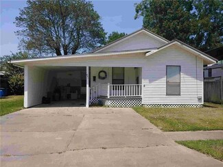 426 E Division St, Jennings, LA 70546