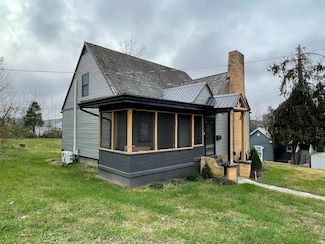 307 E Campbell St, Paoli, IN 47454