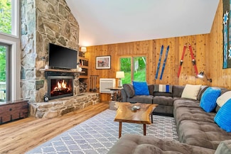 E12 Rock Ridge Rd, Winhall, VT 05155