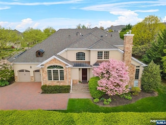 2 Windsor Ln, Ramsey, NJ 07446