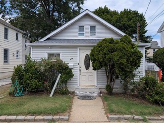 27 Hoff Ct, Hempstead, NY 11550