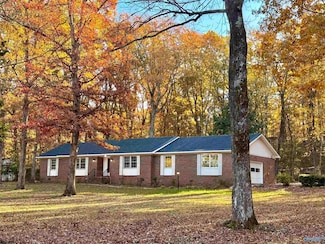 4404 Autumn Leaves Trail SE, Decatur, AL 35603