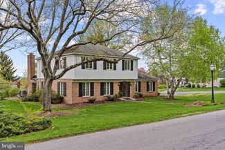 15 S Hills Dr, Hershey, PA 17033