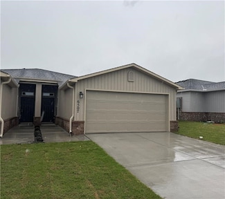 6507 NW Vandergriff St, Bentonville, AR 72712