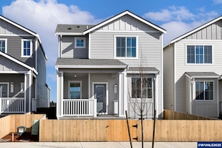 1215 Parkside Ave, Woodburn, OR 97071