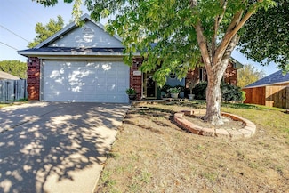 541 Arbor Ln, Burleson, TX 76028