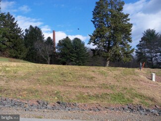 25 Country Club Rd, Ashland, PA 17921