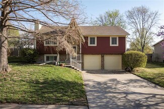2112 SE 3rd St, Lees Summit, MO 64063