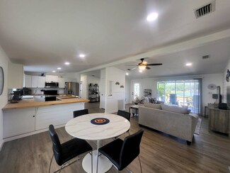 5612 Stonehaven Ln Unit 410, Sarasota, FL 34233