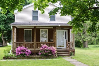101 Myrtle St, Le Roy, NY 14482