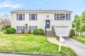 90 Enfield St, Johnston, RI 02919