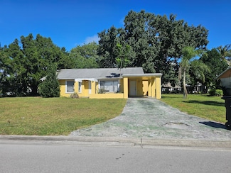 1917 SE Burgundy Ln, Port Saint Lucie, FL 34952