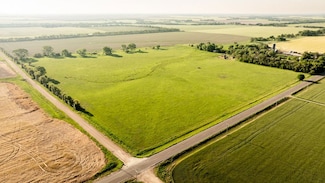 000 N Plum Ave, Windom, KS 67491