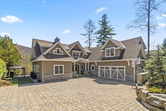 135 Seelye Rd, Queensbury, NY 12804
