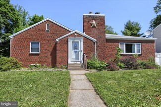 2900 Hillside St, Harrisburg, PA 17109