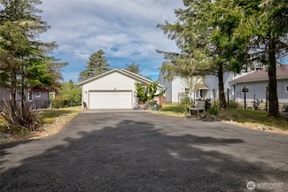 575 Blue Wing Loop SE, Ocean Shores, WA 98569