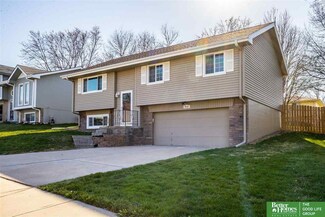 8112 S 153rd St, Omaha, NE 68138