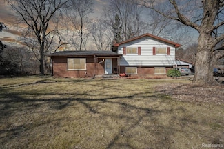 3742 Oak Dr, Ypsilanti, MI 48197