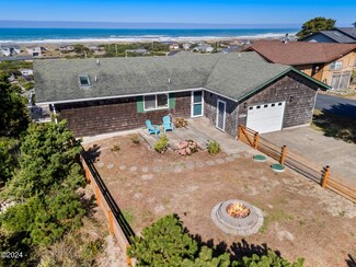 1709 NW Carter Ct, Waldport, OR 97394