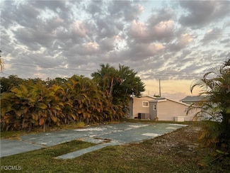 20511 Basin Dr, Estero, FL 33928