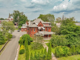 1109 Dwight St, Holyoke, MA 01040