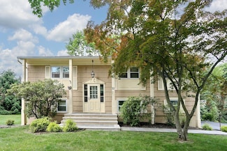 11 Claremont Ln, Suffern, NY 10901