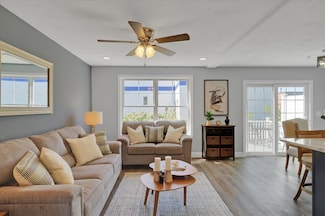 7 Dumaine Ave Unit E, Nashua, NH 03063