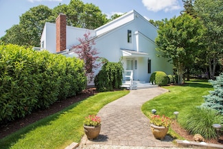 5 Cedarfield Ln, Westhampton, NY 11977