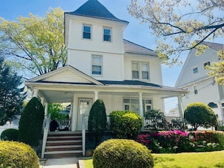 8417 113th St, Richmond Hill, NY 11418