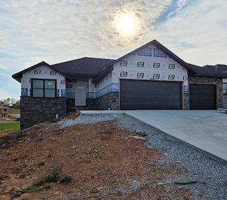 915 S Silverwood Ln, Nixa, MO 65714