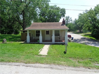 11401 E Scarritt Ave, Sugar Creek, MO 64054