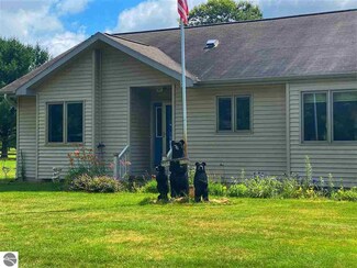 1540 Twin Birch Rd NE, Kalkaska, MI 49646