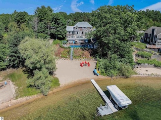 5050 Playa Kas Dr, Traverse City, MI 49685