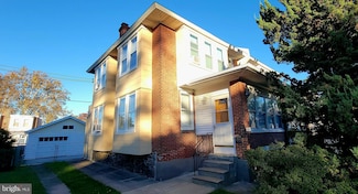 305 Friendship St, Philadelphia, PA 19111