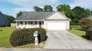 415 Tennessee Walker Dr, Raeford, NC 28376