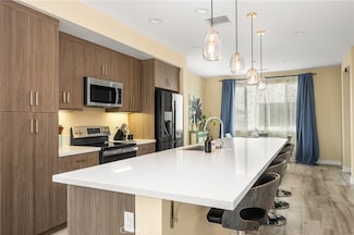9916 Artesia Blvd Unit 405, Bellflower, CA 90706