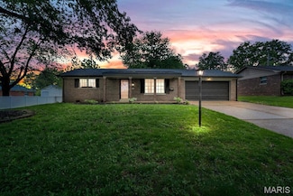 133 Winthrop Dr, Belleville, IL 62221