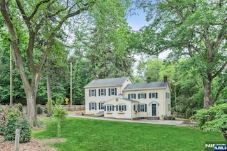 622 E Saddle River Rd, Ho Ho Kus, NJ 07423