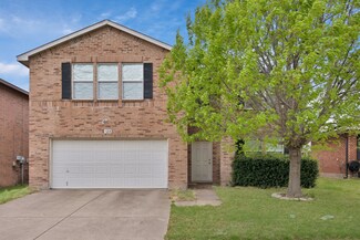 9208 Garden Springs Dr, Fort Worth, TX 76123