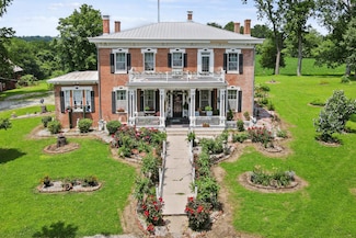 815 Randolph St, Glasgow, MO 65254