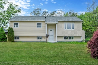 2812 Kane Ave, Medford, NY 11763