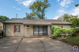 3551 SW Westview Ave, Topeka, KS 66611