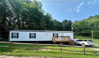 80 Restful Haven Dr, Logan, WV 25601