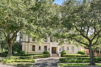 5421 St Charles Ave Unit 2D, New Orleans, LA 70115