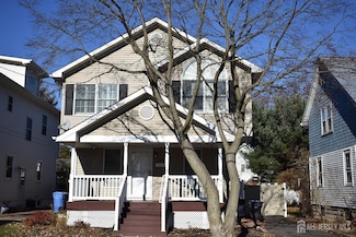 12 Juniper St, Metuchen, NJ 08840