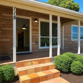 118 Whiting St, Galveston, TX 77550