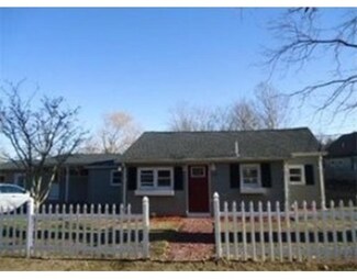 270 Cushman Rd, Rochester, MA 02770