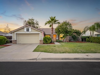 2725 Beverly Ave, Clovis, CA 93611