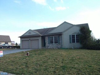 879 Hidden Hollow Dr, Gap, PA 17527