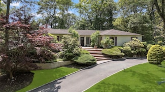 14 Durham Dr, Dix Hills, NY 11746